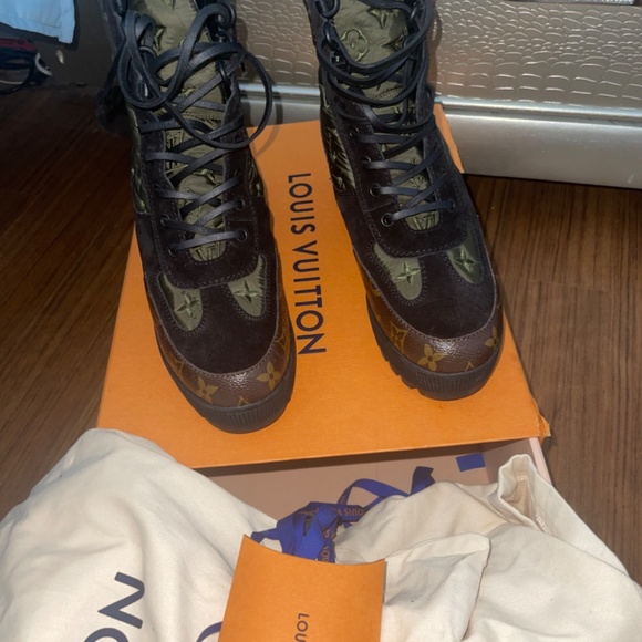 - Louis Vuitton Boots - Picture 8 of 8